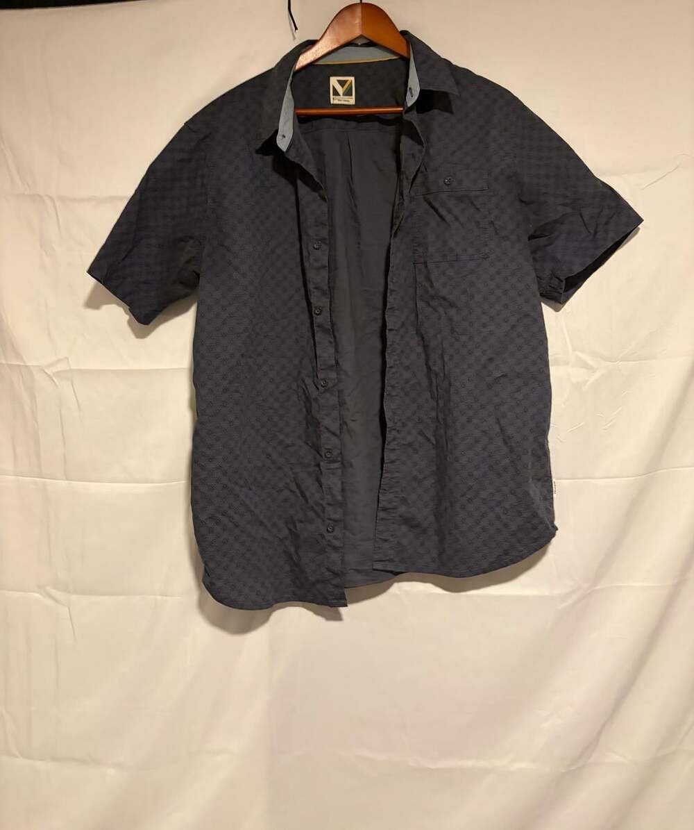Voyager Stretch Fabric Woven Button Up Shirt E53
